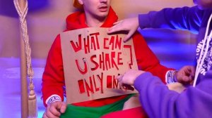 24 часа в КАРТОННОМ ДОМЕ ПРИЗРАКЕ !