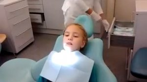 Удаление молочного зуба