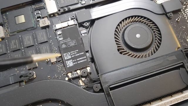 How to Fix Dropped Macbook Pro Black Screen смотреть онлайн