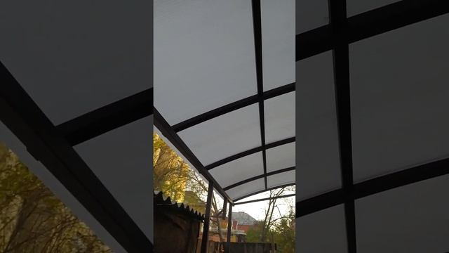 Навес под поликарбонат Novattro,цвет молочный.