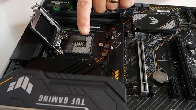 How To Safely Install Intel LGA1200 CPU Processor On To A PGA Or Pin Grid Array Motherboard