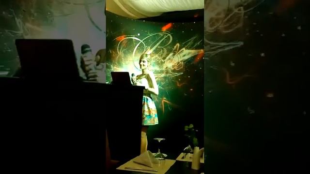 Певица Кристина Размите.  Песня "Swey". смотреть онлайн