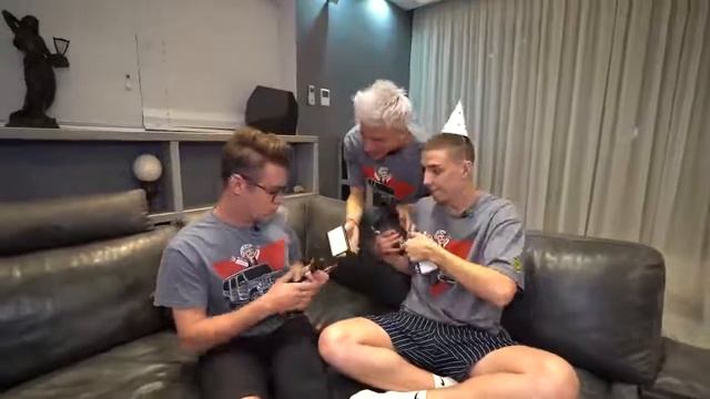 АНАЛ 4 СТАЛ КЛОУНОМ? смотреть онлайн