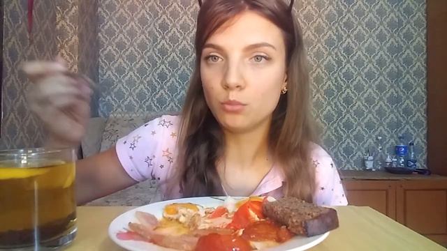 Мукбанг// ЯИЧНИЦА С БЕКОНОМ🍳🐷//  💣 Почему развелась с мужем?!💣