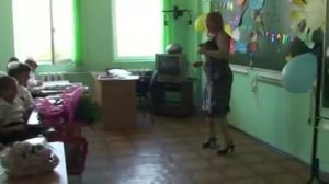 Любимый учитель танцует с учениками. Учительница первая моя. Наши дети Ростова танцуют в школе