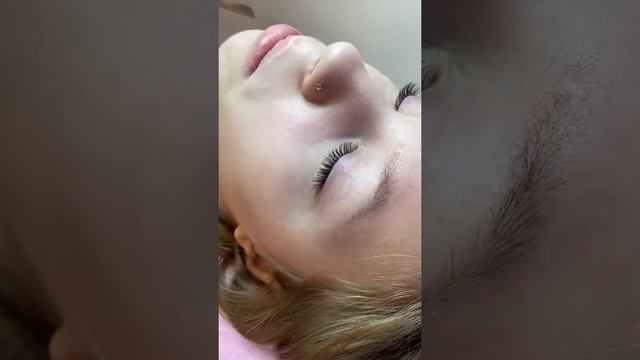 Наращивание ресниц, объем классический (Записаться можно по ссылкам в описании) смотреть онлайн