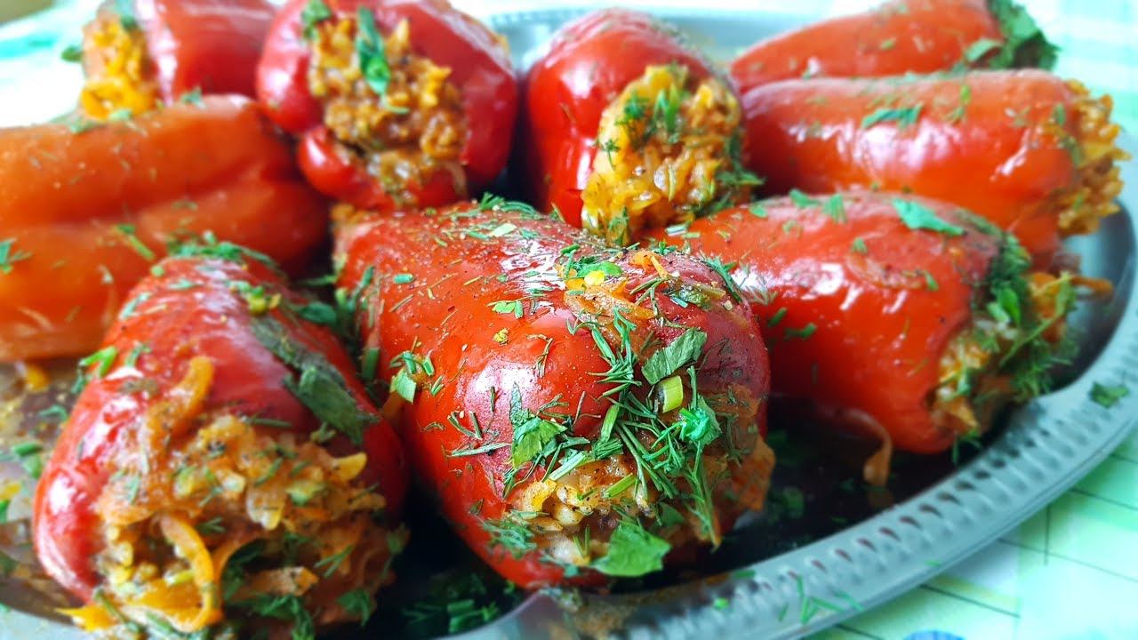 Турецкие фаршированные перцы. Перец фаршированный овощами. Перцы фаршированные киноа. Овощной фаршированный перец без мяса. Овощной фаршированный перец без мяса.