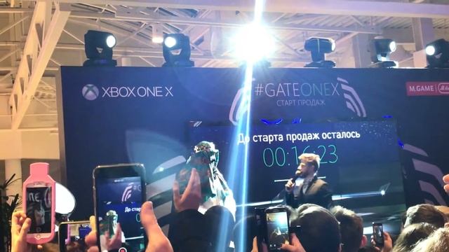 Big Russian Boss на презентации X Box One X Scorpio Edition смотреть онлайн