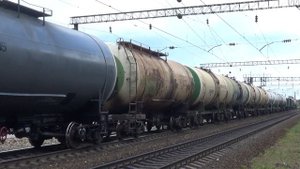Электровоз ВЛ80С-1358 с грузовым поездом