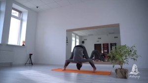 В 75 ЛЕТ САДИТСЯ НА ШПАГАТ! Комплекс упражнений на всё тело | Нинель Блохина