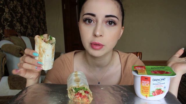 ПОПУЛЯРНОСТЬ НЕ ВЕЧНА / Шаурма Mukbang Ayka Emilly смотреть онлайн
