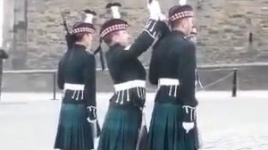 Смена караула в Шотландии! Scotland Edinburgh Castle Changing of the Guard Оружие России и мира!