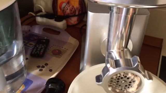 Фарш из индейки с мясорубкой Kitfort KT-2102 смотреть онлайн