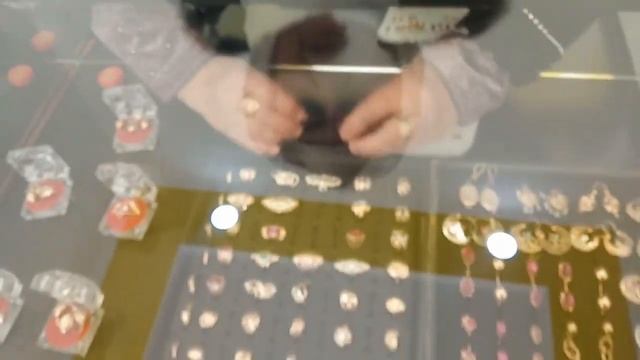 Дар нохияи Спитамен нархи тилло киммат мешудааст ??! смотреть онлайн