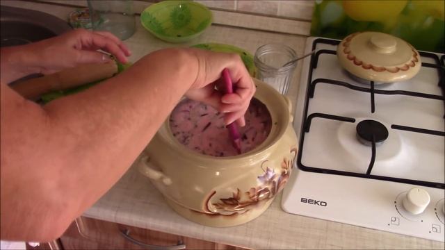 Ем окрошку 3 раза в день.Окрошка со свёклой на кефире.Очень вкусная!