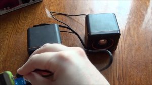 Говеные китайские колонки для ПК/ноутбука с питанием от USB.