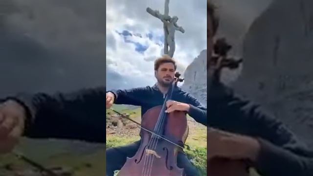 Сello In Den Bergen. Велончель в горах.