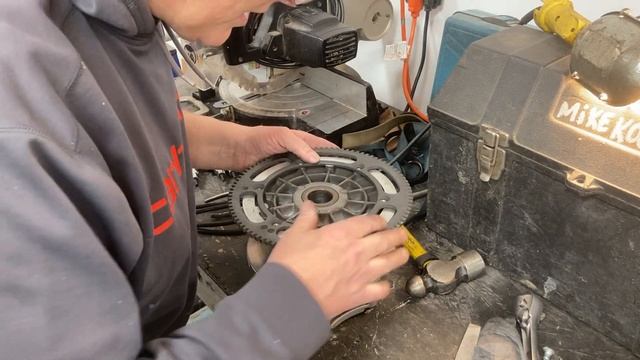 How to change ring gear on your Arctic Cat team clutch ZR, 800 pro cross chassis, 2016 LXR.￼ смотреть онлайн