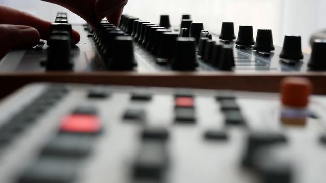 23rd December • Novation Peak x Elektron Model:Samples Ambient Sketch смотреть онлайн