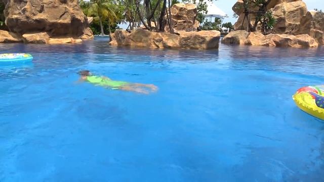 Roma and Diana pretend play Rescue Mission смотреть онлайн