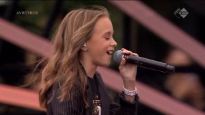 Emma Kok - Laat mij een vlinder zijn | LIVE at Zapp Muziekfeest op het plein