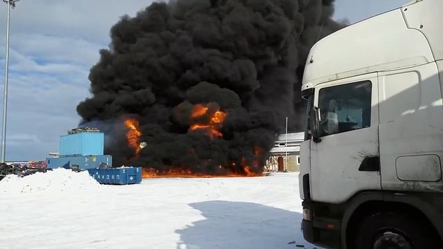 Горит солярка.