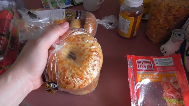 Нас ждут перемены! ШОППИНГ в обанкротившемся Toys R Us/ Влог детей на английском