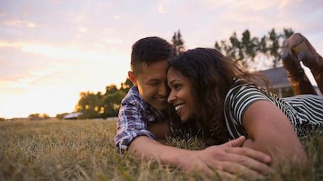 Why doesn't my boyfriend ever compliment me смотреть онлайн