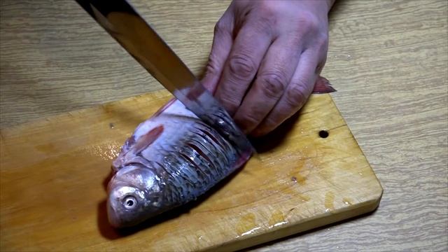 Жареные караси без мелких костей