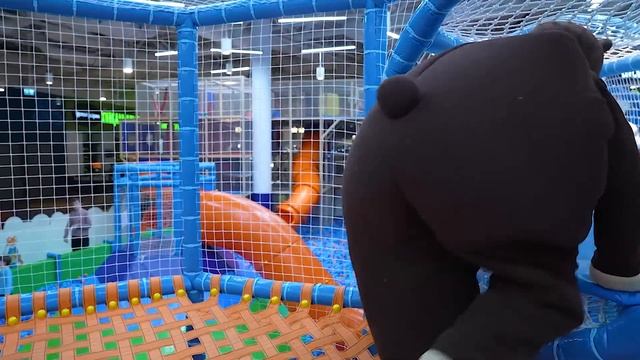 Маленькая Вера и Медведь - Медведь в парке развлечений "На облачке"