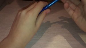 как научиться крутить ручку на пальцах