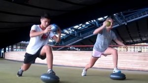 Упражнения на балансировочной подушке - диссоциация с землей Горнолыжный инструктор в Австрии