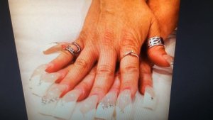 Шок! Зачем женчинам длинные ногти