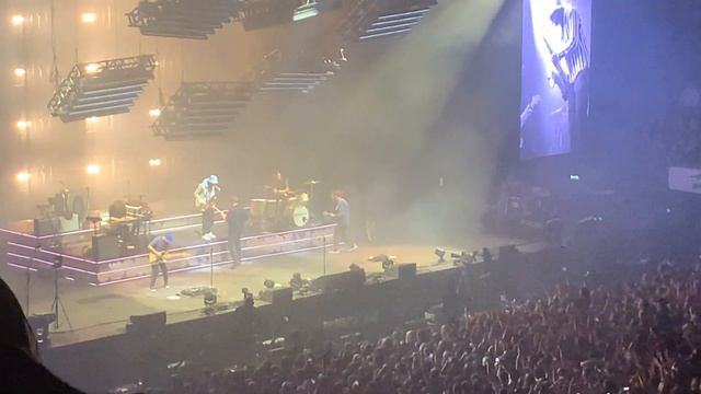 Sam fender get you down at Wembley arena смотреть онлайн