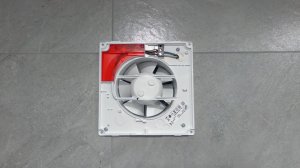 Устанавливаю вытяжной вентилятор в ванной