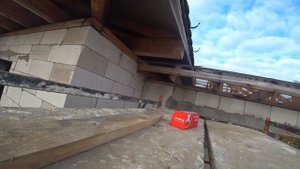 Укладка металлочерепицы монтекристо на готовую обрешотку.