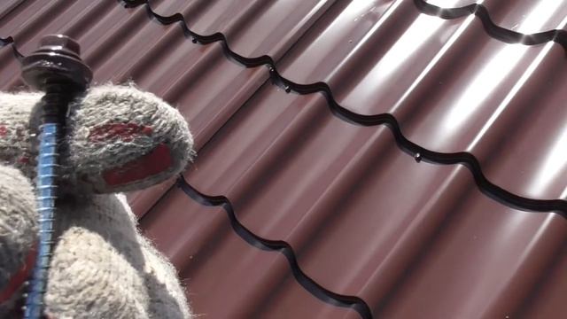 Монтаж конька металлочерепицы и снегозадержателей. Очень подробно! смотреть онлайн