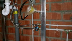 Столешница в ванной из подоконника27 апреля 2020 г.