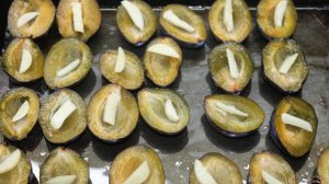 Вяленые сливы с итальянскими травами