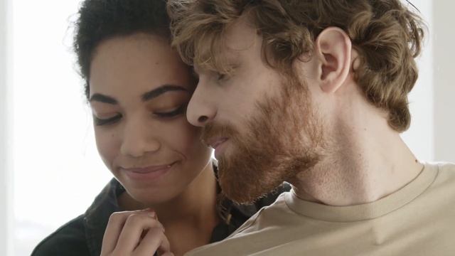 "Мы просто болтали" Лилия Киракосова. Читает Андрей Лукашенко смотреть онлайн