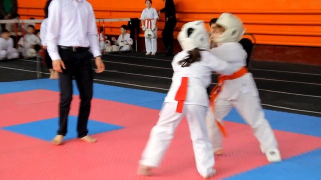 Хижникова Злата (6-7 лет) 1 бой 1 место смотреть онлайн