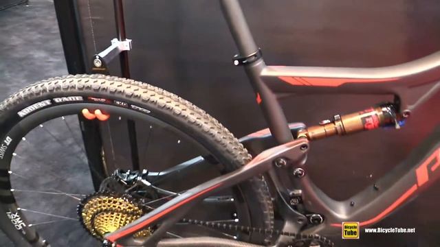2017 Pivot Mach 429 SL Mountain Bike - Walkaround - 2016 Interbike Las Vegas смотреть онлайн