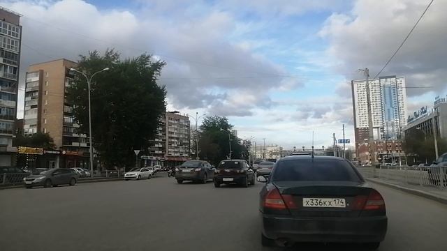 Екатеринбург улица Челюскинцев.