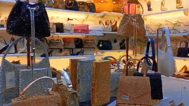 Вещевой рынок в Алжире. Обошли все злачные места))) смотреть онлайн