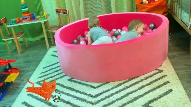 Распаковка нового Бассейна с шариками Дети в восторге смотреть онлайн