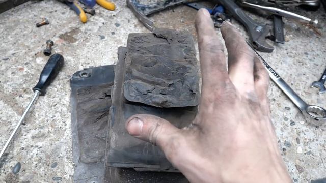 Bus Renovation Reveals Big Suspension Problems | Seat Removal and Clean-out смотреть онлайн