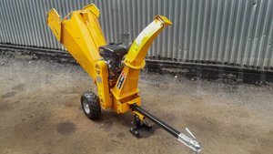 Измельчитель веток и древесных остатков WC150e с бензиновым мотором