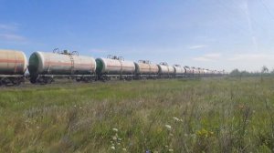 Тепловоз 3ТЭ10У-0072 с грузовым поездом