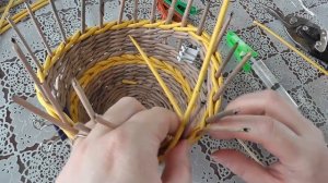 Корзинка "Курочка" из газетных трубочек. Мастер-класс