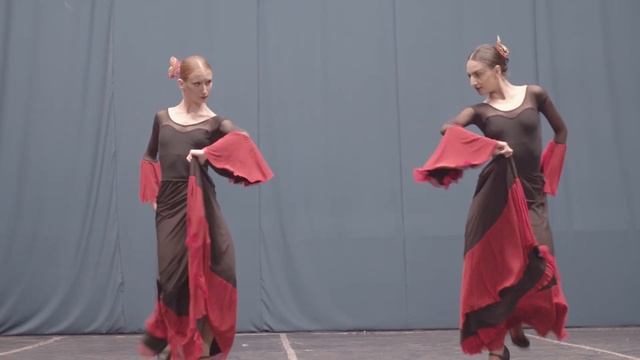 Стилизованный испанский танец фламенко